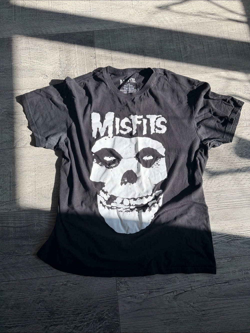 Skull Graphic Short Sleeve Tee - Black